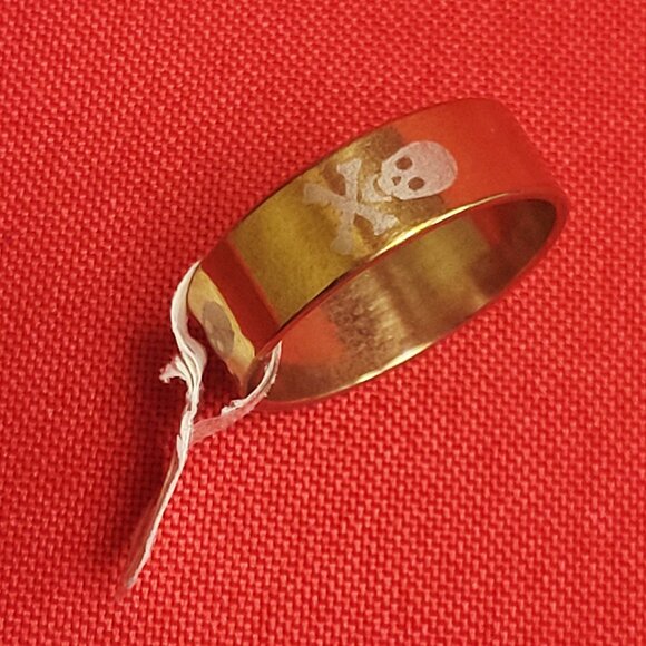 Stainless Steel Wide Band Engraved Skull Crossbones Ring Size 21 Gold Tone Unise - Picture 5 of 13